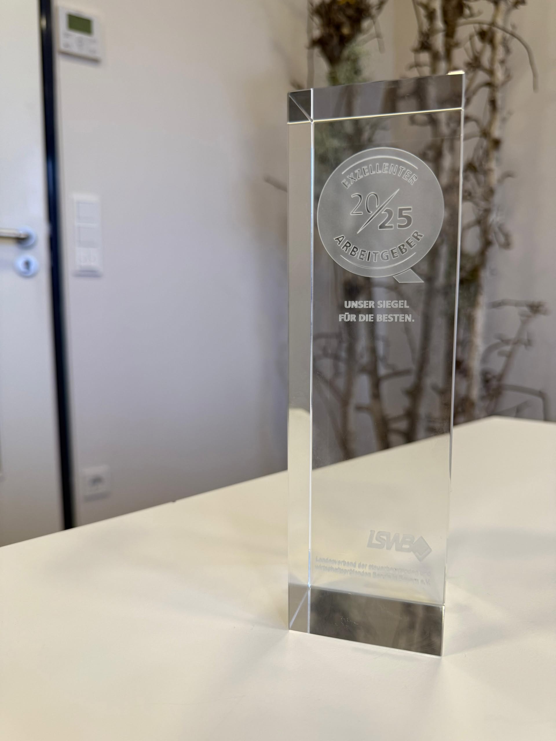 Award_2_Plain-scaled